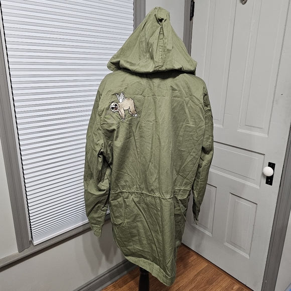 Her Universe Marvel Ms. Marvel Patch Girls Anorak Jacket - Picture 6 of 13